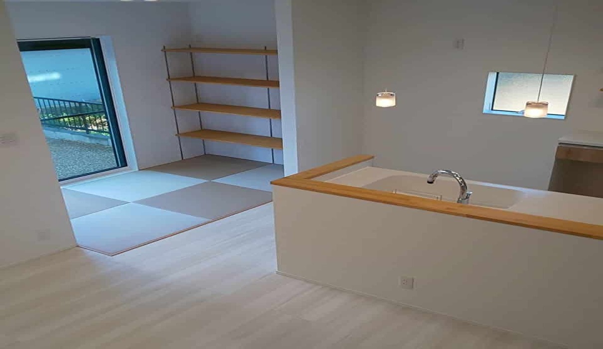 子育て世代ママの近くでお昼寝、大垣市畳工事