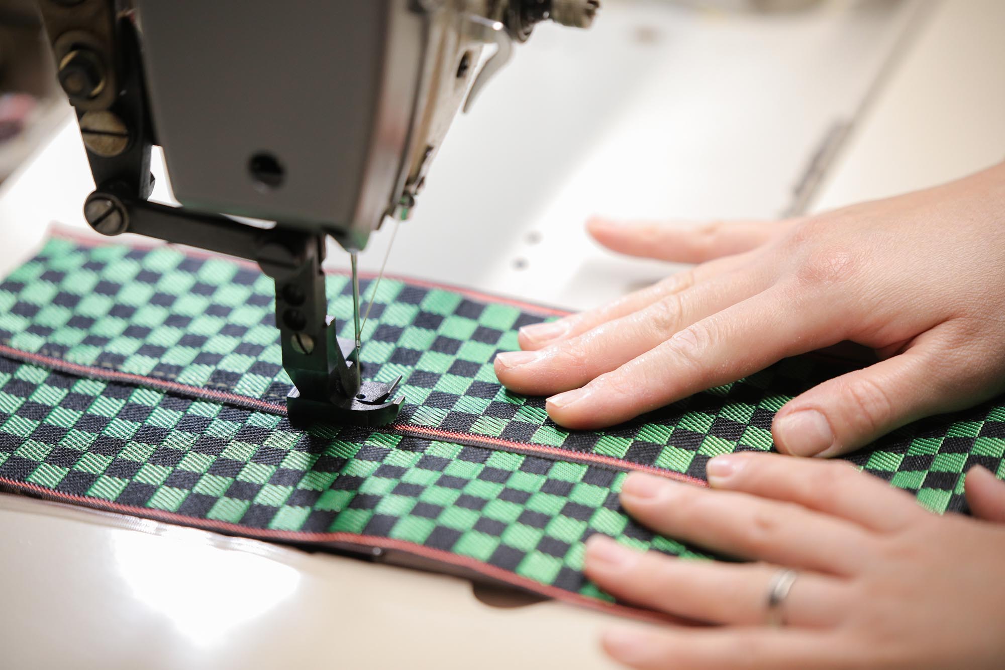 専用ミシン導入